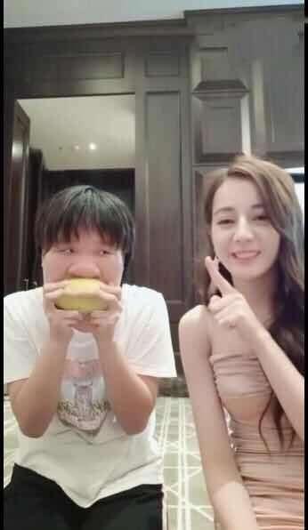 吃瓜裙分享 瓜哥带你吃瓜搞笑视频,吃瓜裙分享搞笑视频集锦